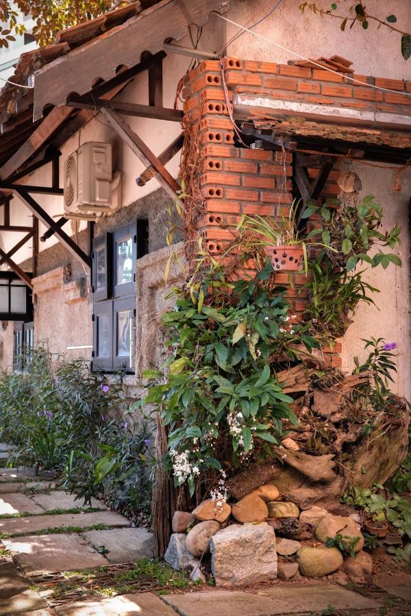 Y.O Inn Kon Tum Exterior photo